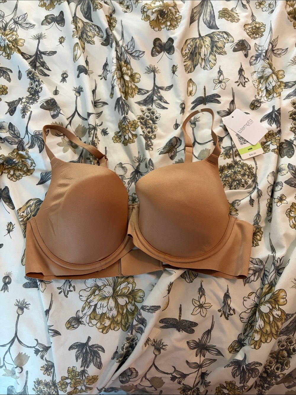 Wacoal Nude/Tan Seamless Molded Underwire Bra‎